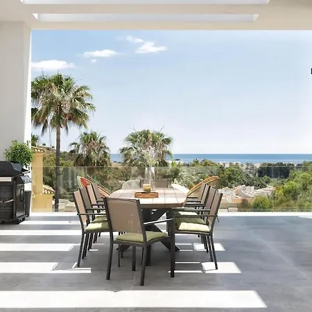 With Sea Views Walk To Restaurants *