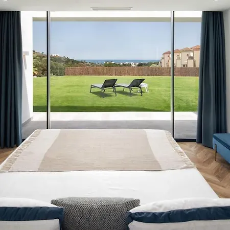 With Sea Views Walk To Restaurants Apartment Estepona