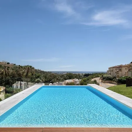 With Sea Views Walk To Restaurants Apartment